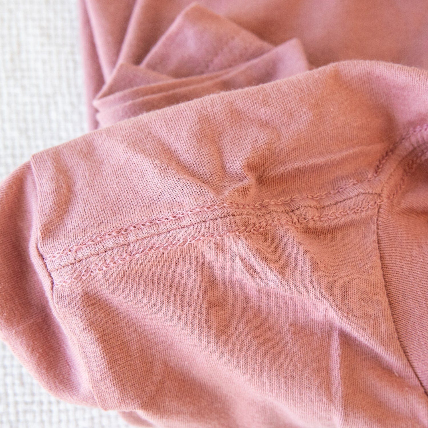 Flower Bridge Embroidered T-Shirt / Imperfect (Final Sale) - Ni De Mama Chinese - Inspired Clothing | Mauve , S
