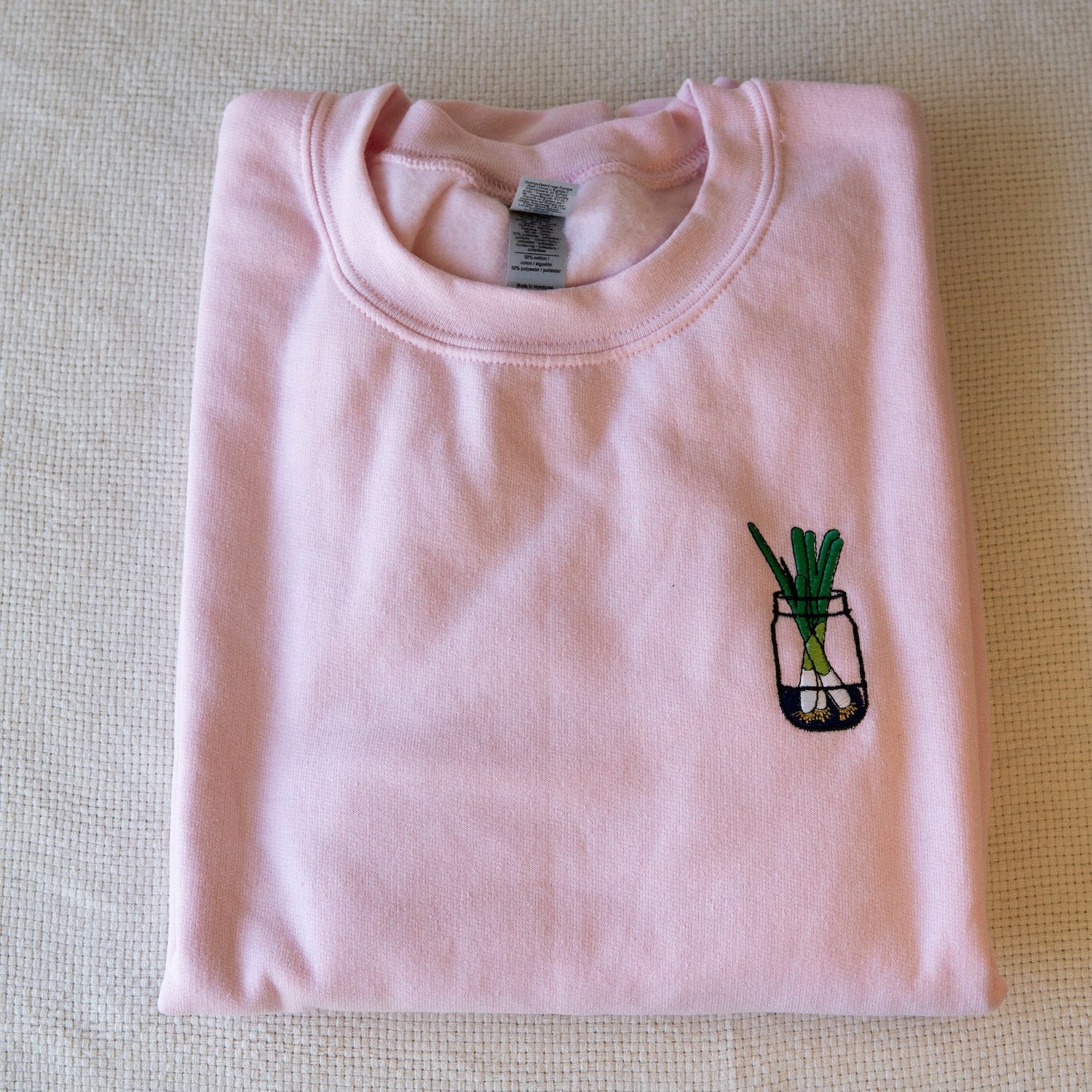 Green Onion Embroidered Sweatshirt / Imperfect (Final Sale) - Ni De Mama Chinese - Inspired Clothing | Soft Pink , S