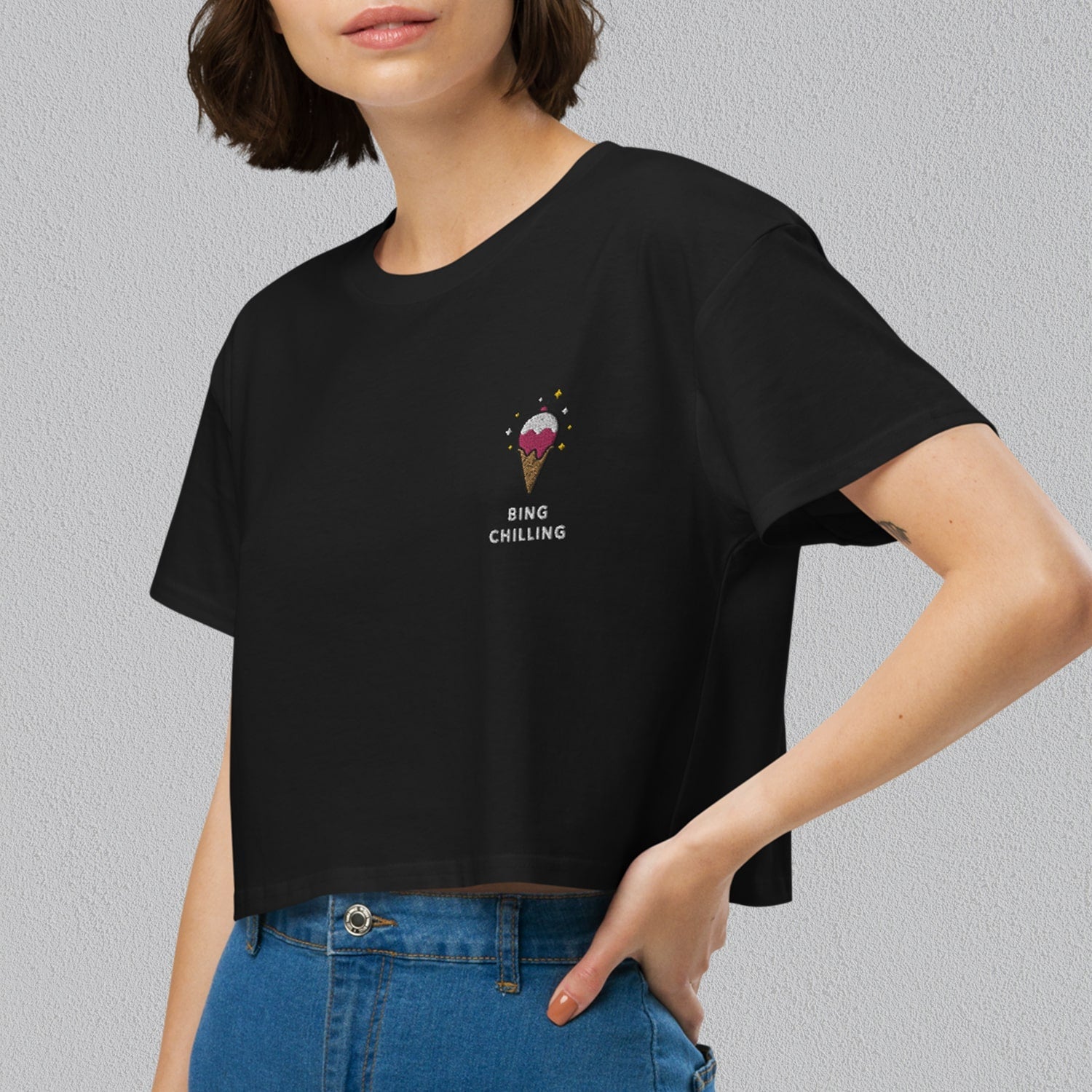 Bing Chilling Embroidered Crop T-Shirt - Ni De Mama Chinese Clothing